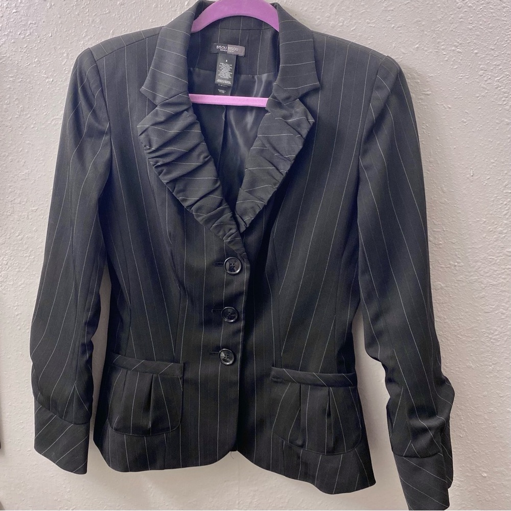 Bisou Bisou Black pinstriped rouched blazer with gorgeous details - 8